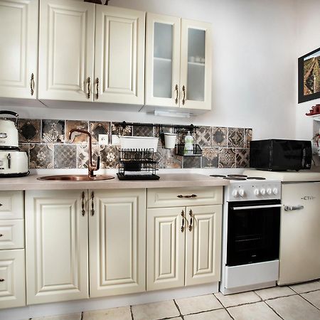 Lichtenstein Lva Apartman Břeclav Buitenkant foto
