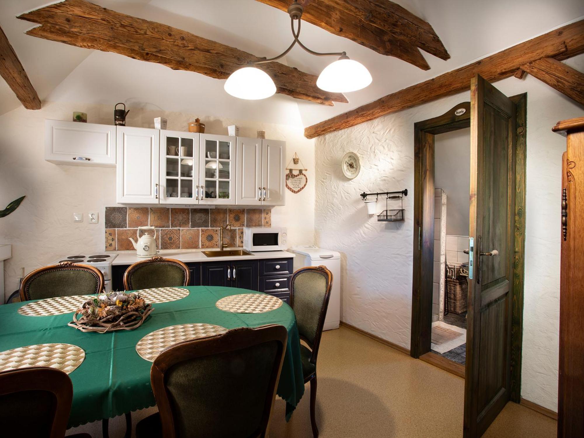 Lichtenstein Lva Apartman Břeclav Buitenkant foto