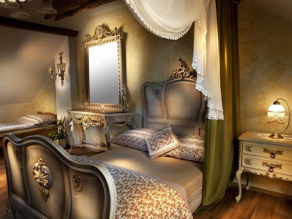 Lichtenstein Lva Apartman Břeclav Kamer foto