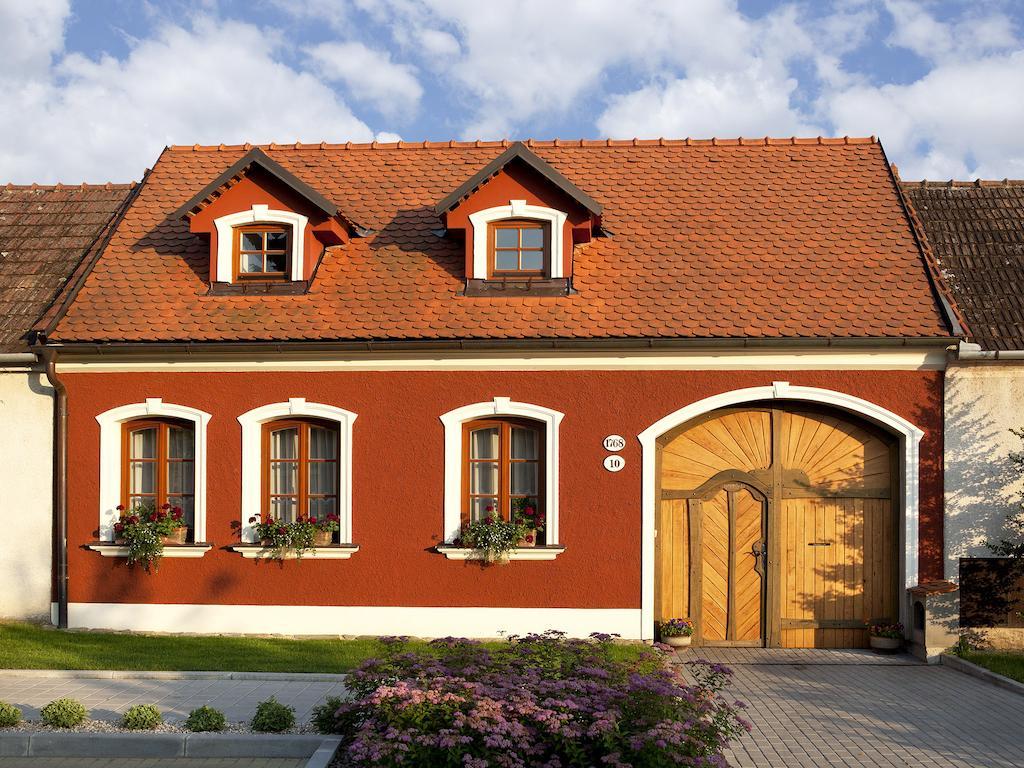 Lichtenstein Lva Apartman Břeclav Buitenkant foto